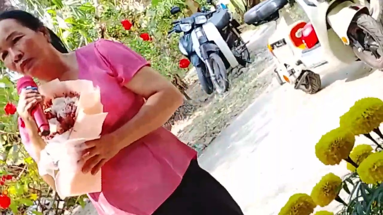 Cánh thiệp đầu Xuân