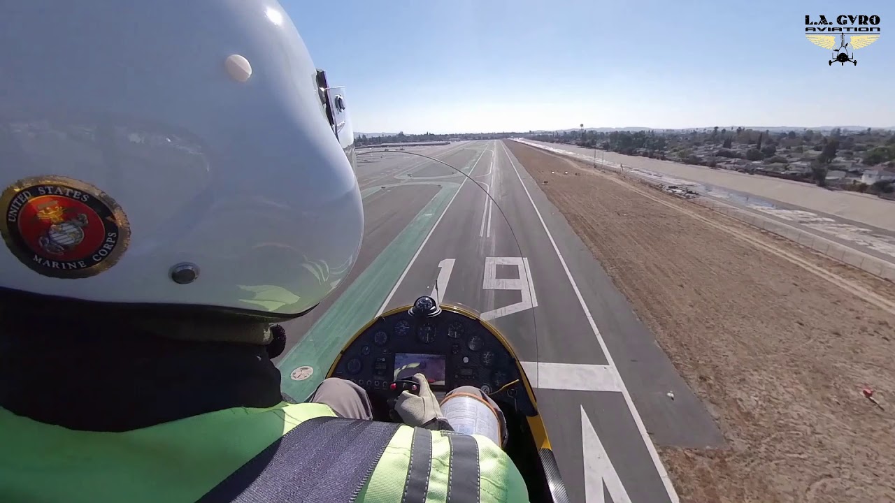 Landing With Vertical Descent - An American Ranger AR-1 gyroplane quickly dropping in altitude...