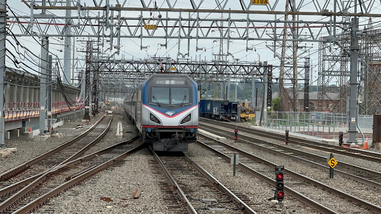 New Haven Line: Midday action in Stamford