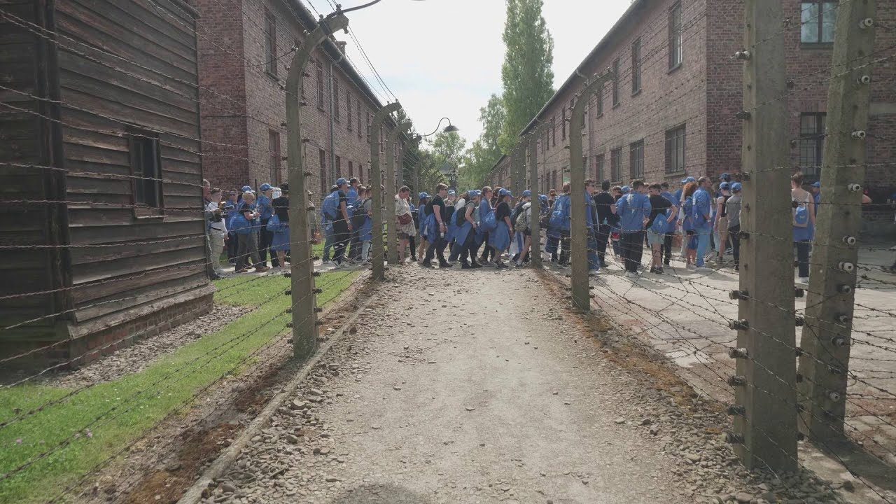 A nemzetközi Élet Menetén jártunk Auschwitz-Birkenauban