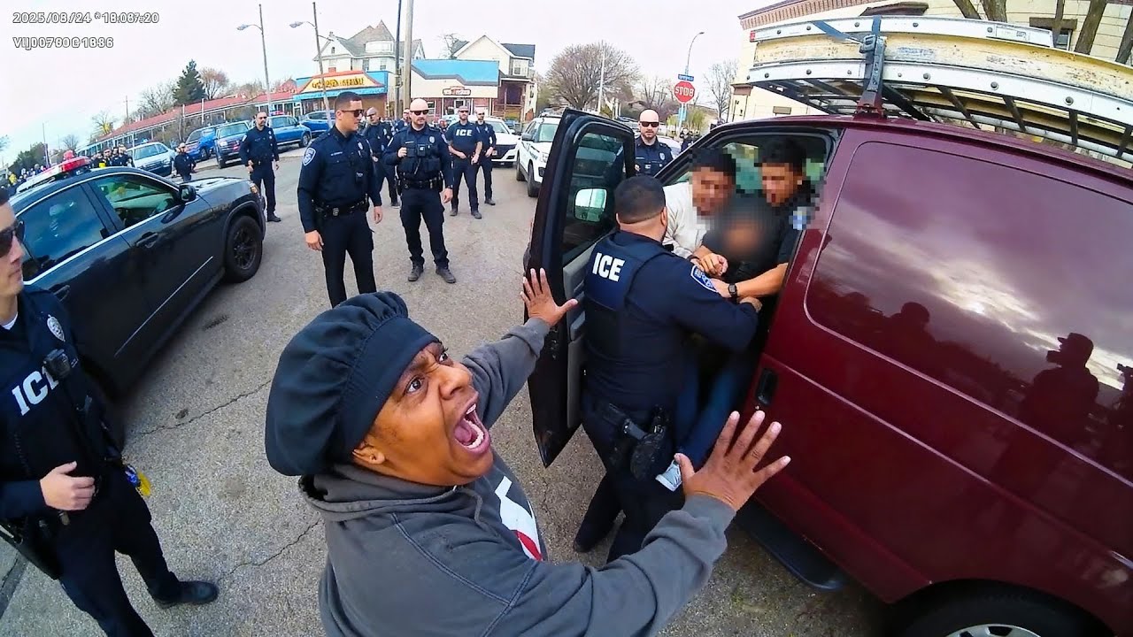 Женщина понимает, что всю ее семью депортируют