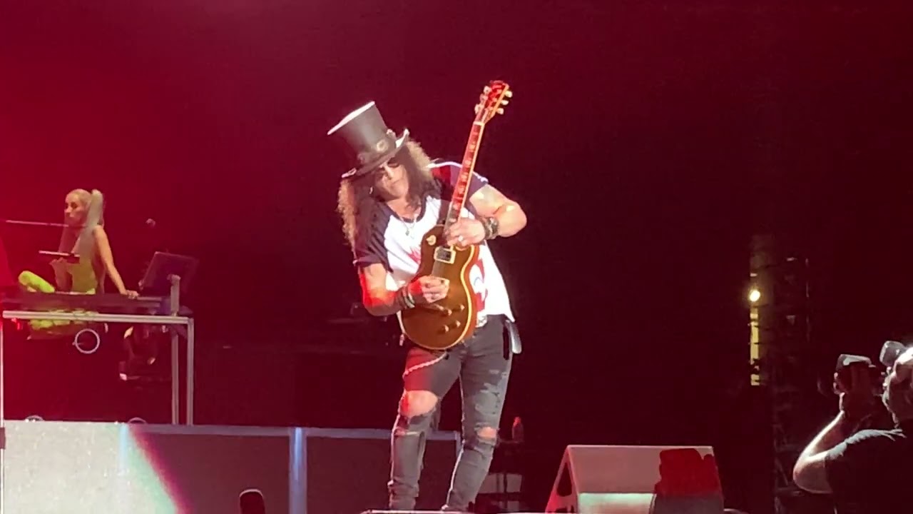 Guns N Roses - Slash Guitar Solo ~Albert King’s “Born Under a Bad Sign” Jam~(Singapore 12/11/22)