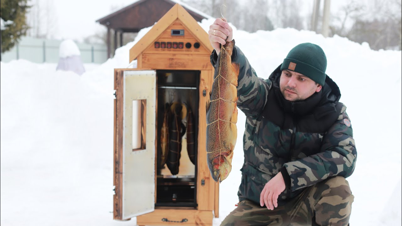 ФОРЕЛЬ ГОРЯЧЕГО КОПЧЕНИЯ В ДЕРЕВЯННОМ ДОМИКЕ