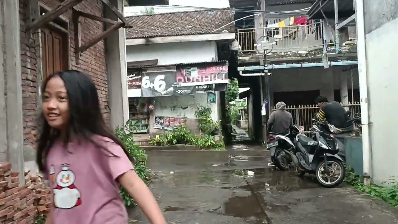 Dari Masjid ke toko😍