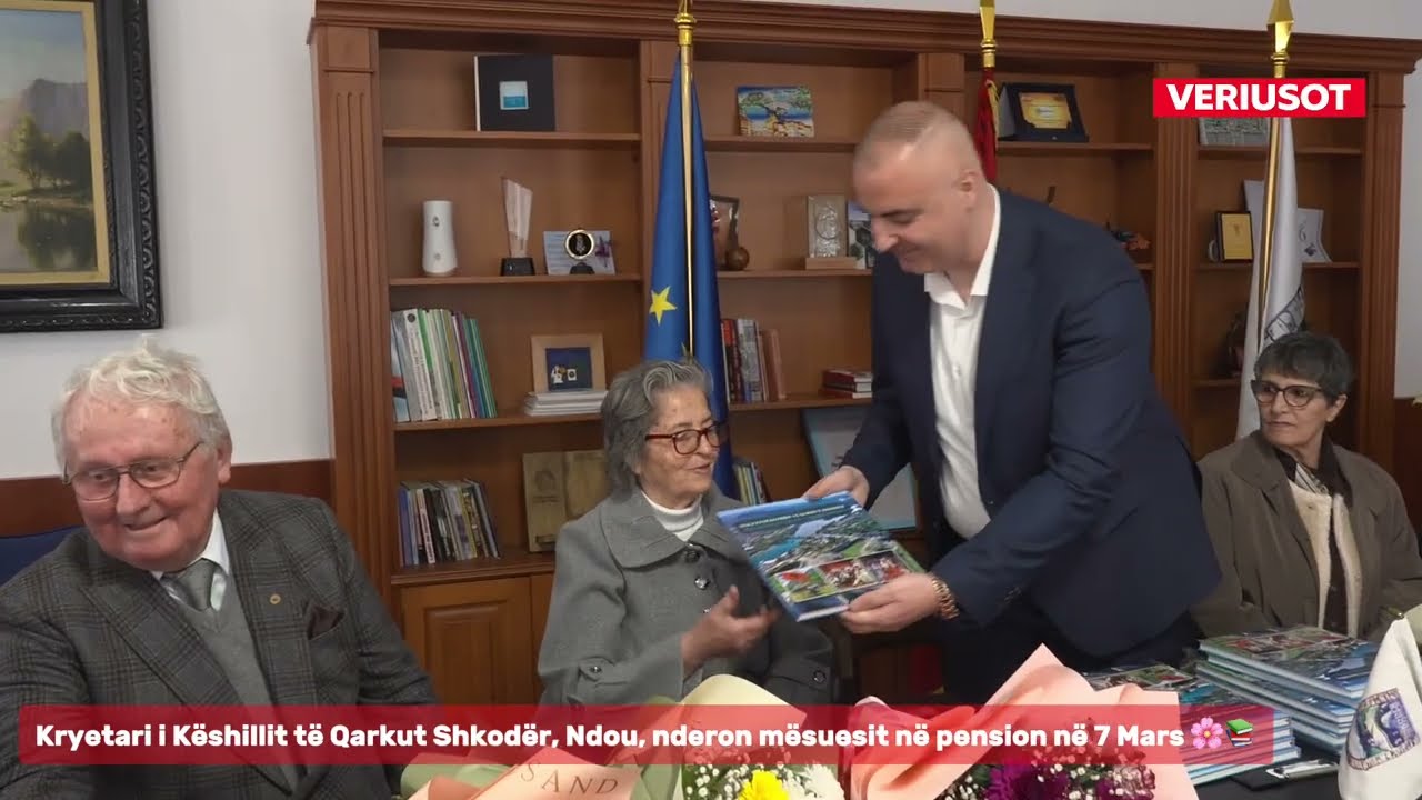 Kryetari i Këshillit të Qarkut Shkodër, Edmond Ndou, nderon mësuesit në pension në 7 Mars 🌸📚