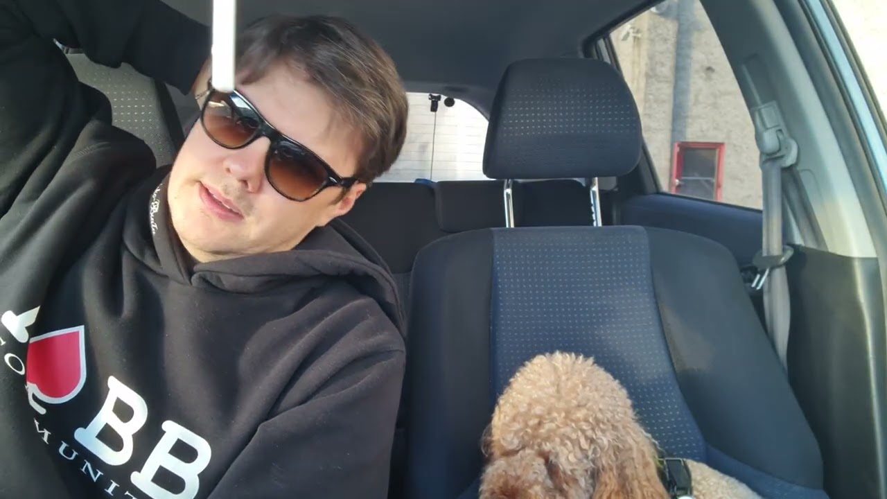 Czy powr&oacute;t do Polski ma sens? Realia emigracji w obecnych czasach. Ja i pies