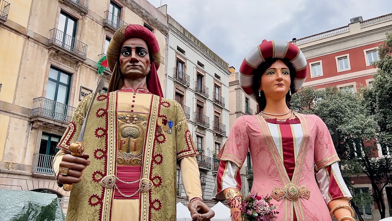 Barcelona Festes de la Mercè 2022 ANADA A OFICI amb el Seguici Popular