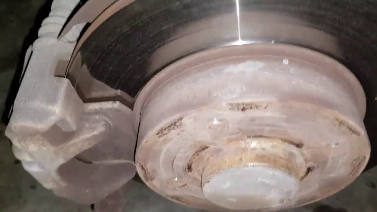 Troca das pastilhas do freio traseiro da Saveiro G6 1.6 8v Flex 2015