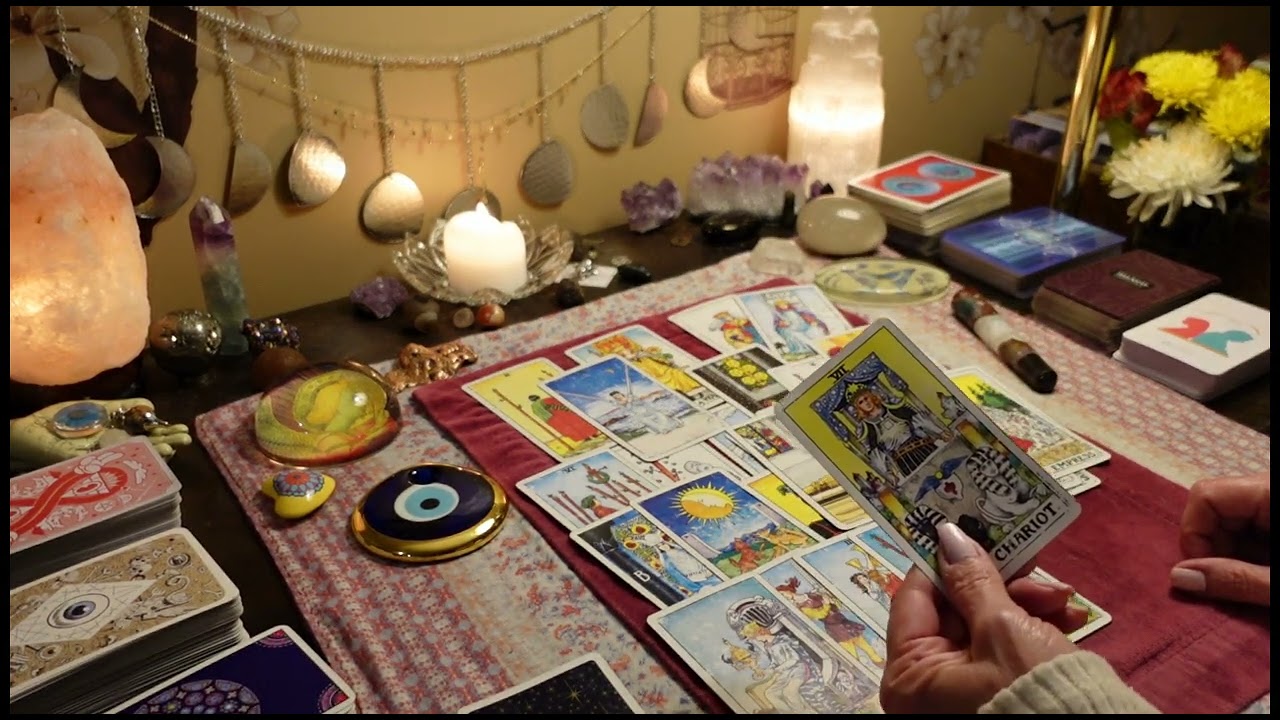 CANCER: Watch Your Back! 4 Feminines Coming To Fight /Jump Someone.  Twist In The Extended. TAROT