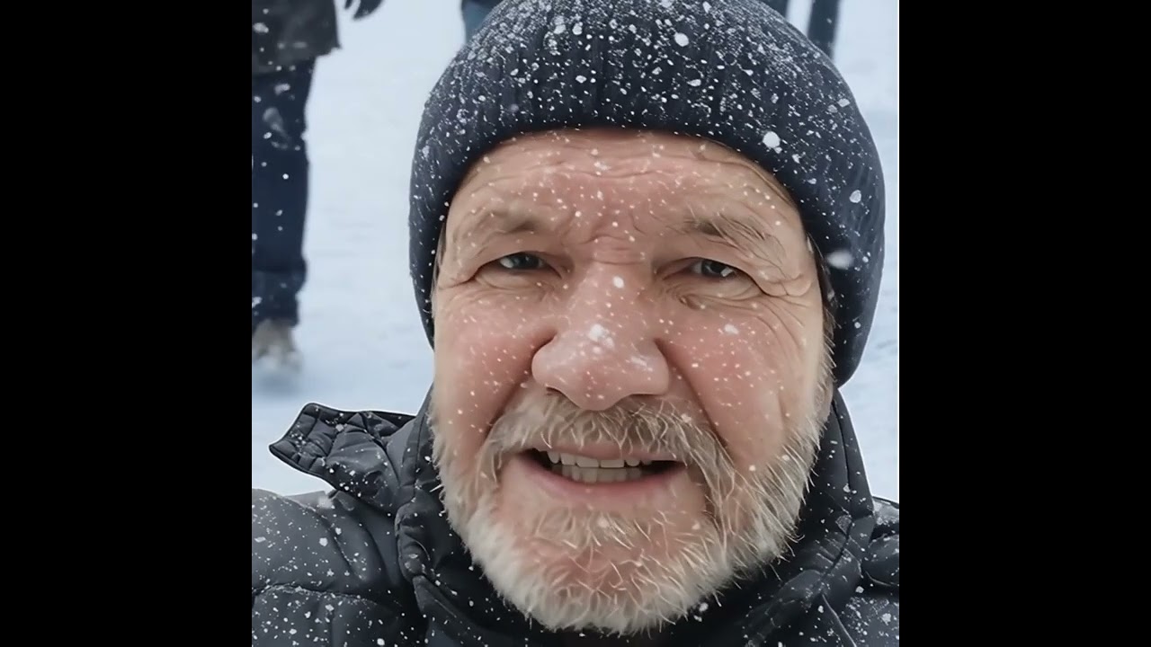 Я не седой, просто снег упал на плечи