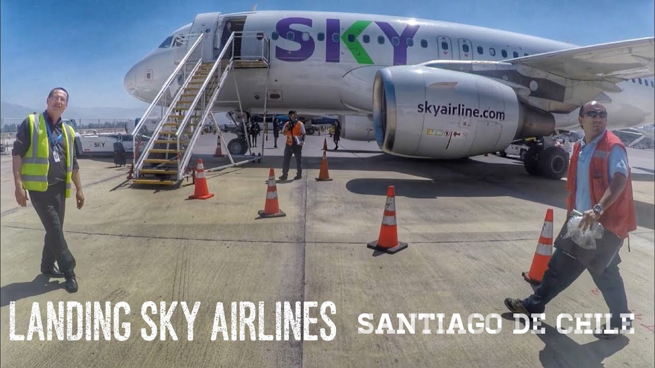 Landing Sky Airlines. Santiago de Chile. SCL