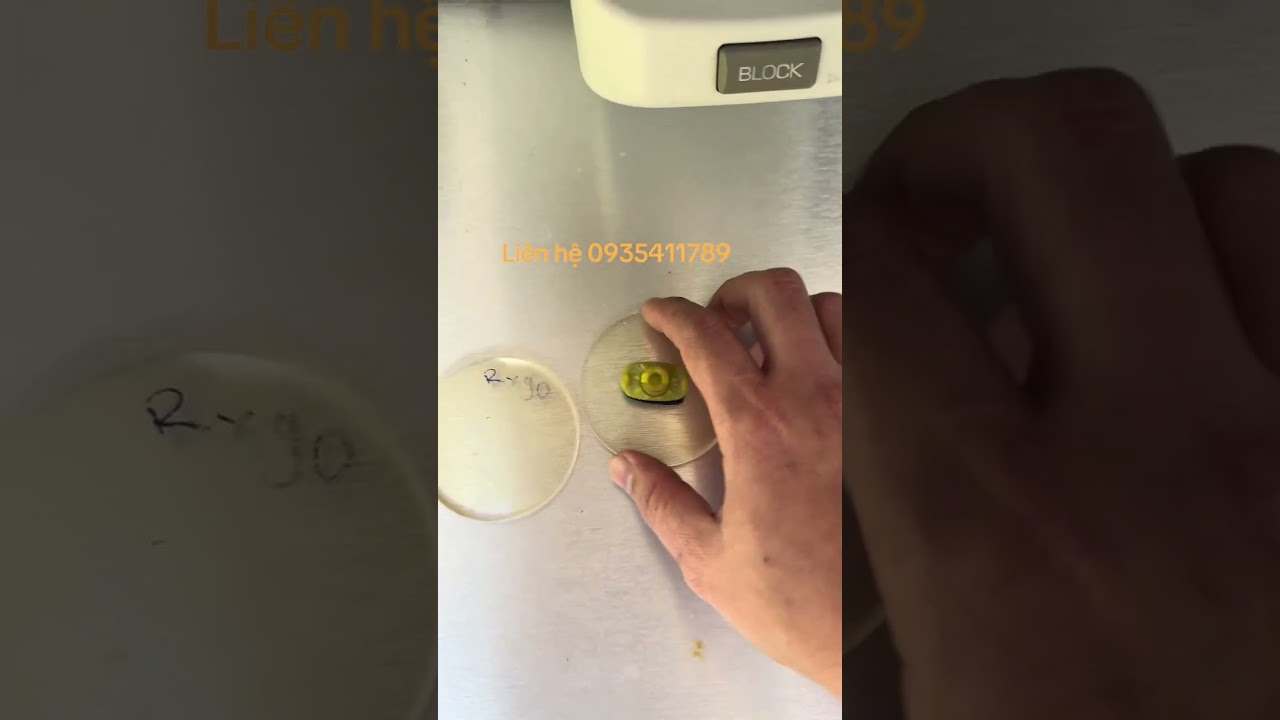 Máy mài kính Nidek LE-9000 và máy định tâm tròng kính kỹ thuật số ICE-9000 .