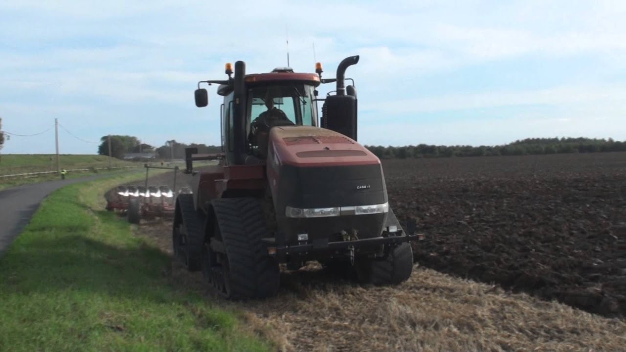 Case 550 Quadtrac Ploughing