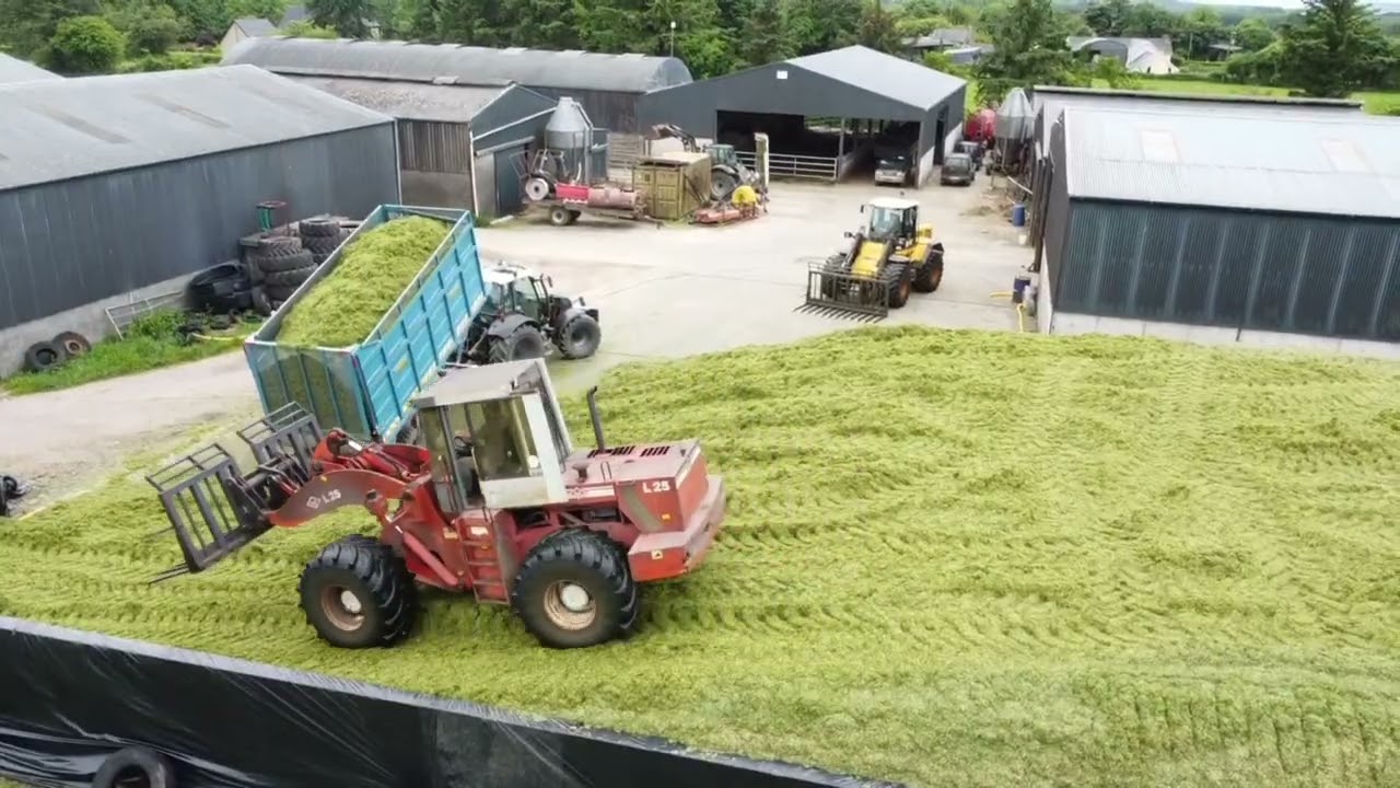 o keeffe bros agri at 1st cut silage in kilkenny 2022