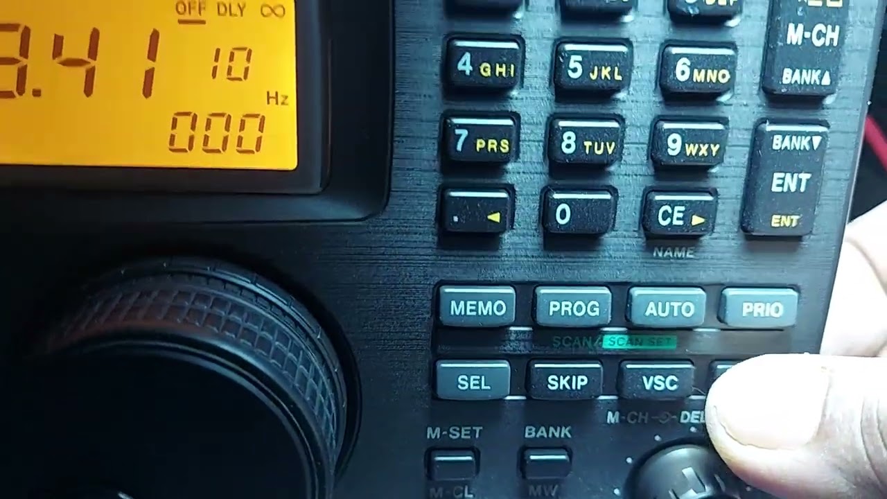Icom IC-R8500 Communication Receiver 100KHz-1999.99999MHz