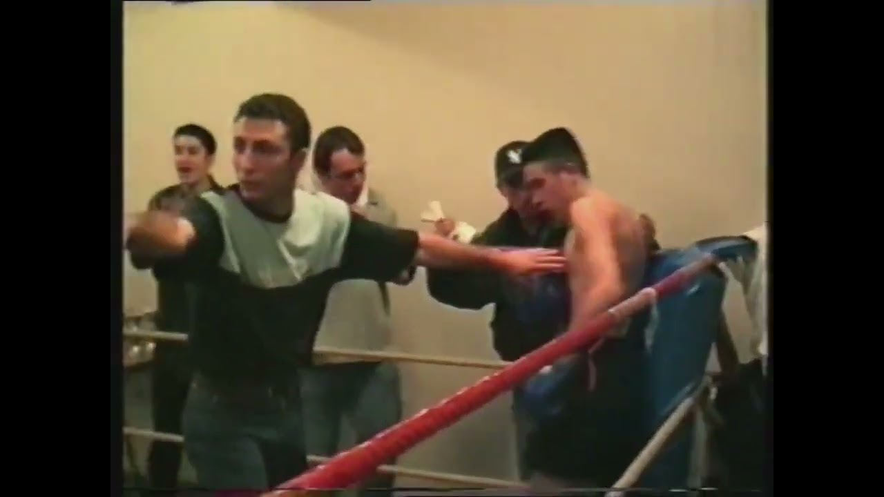 Thai boks wedstrijd Danny van den Hoogen vs Team Pasztjerik