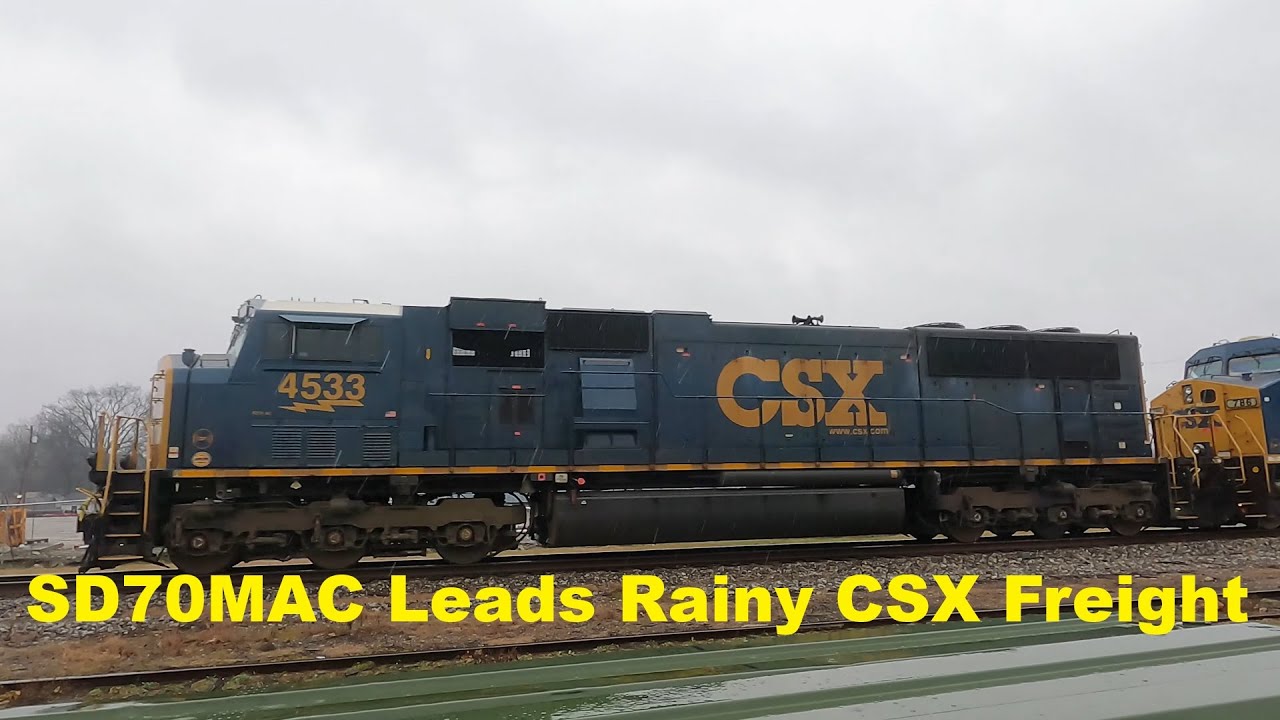 SD70MAC Leads Rainy CSX Freight in Athens - 4533, 786