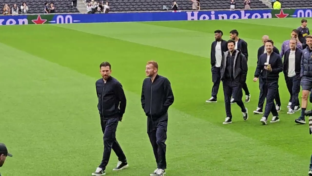 THE TOTTENHAM PLAYERS ARRIVING AT THE STADIUM: Spurs v Manchester City