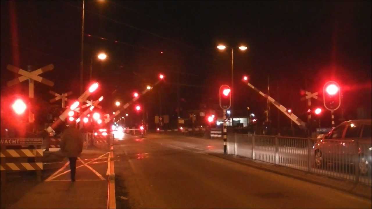 Spoorwegovergang Bilthoven // Dutch railroad crossing