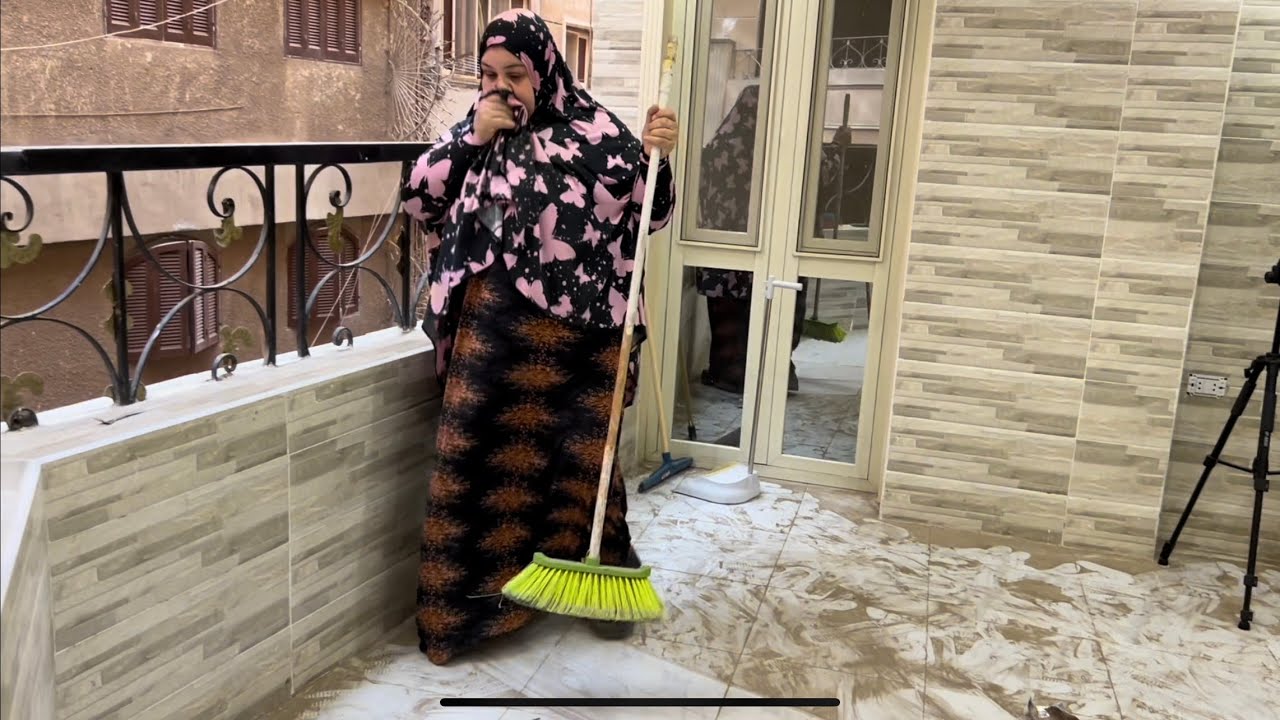 ام جني اتهد حيلي وانتفخت محدش يقولي حرام عليكي مازن نفد يجلده وسبني انضف الشقه الجديده لوحدي😭😭