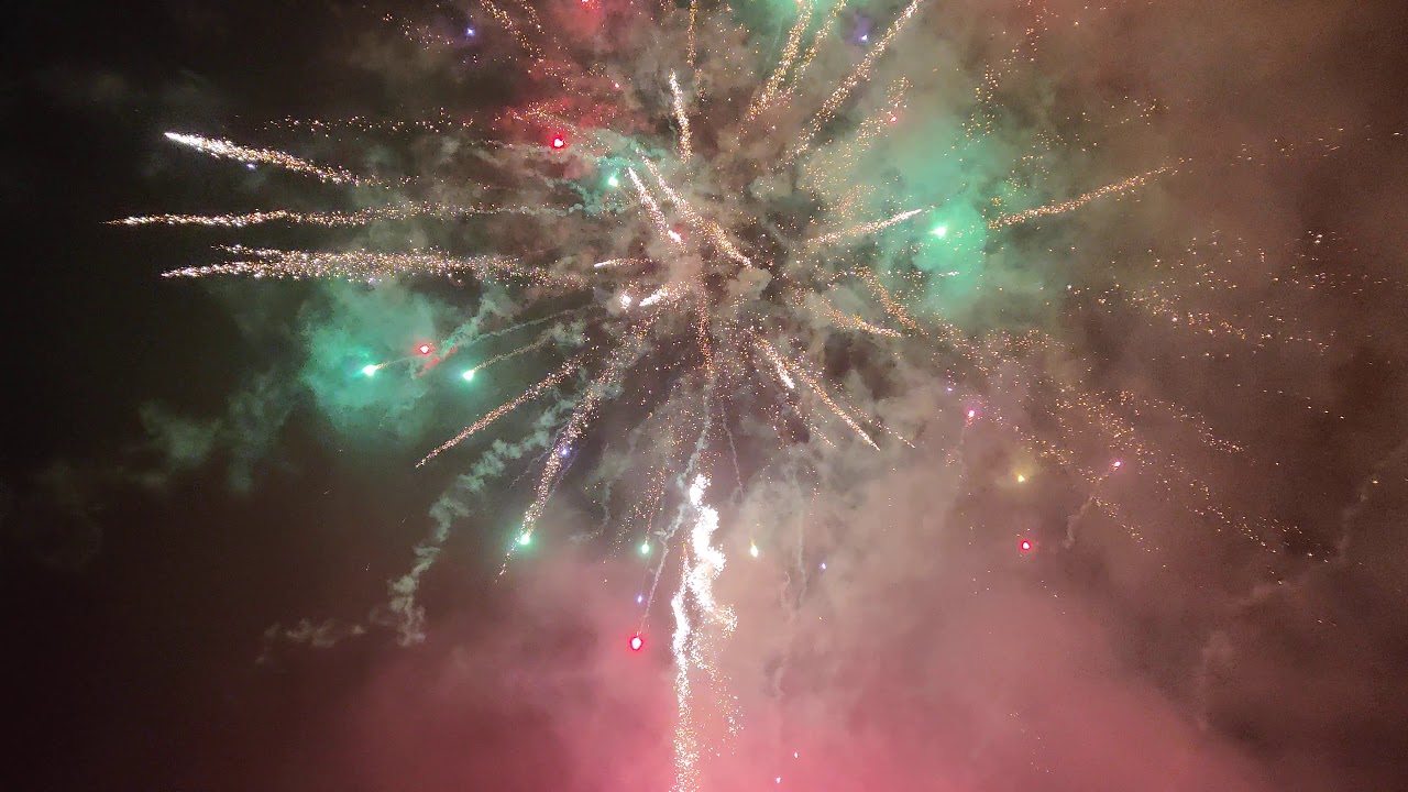 YGGDRASIL 100 shots - Funke Vuurwerk (4K 60FPS)