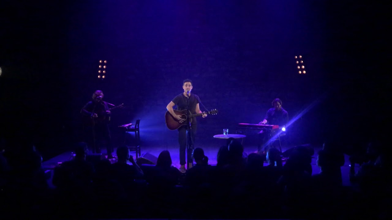 Joshua Radin performing "Vegetable Car" at Café de la Danse in Paris, FR (January 29, 2020)