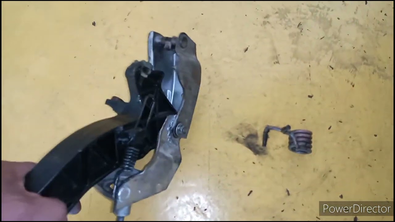 TUMATAGILID NA PEDAL NG CLUTCH. DI BUMABALIK NA PEDAL .TOYOTA HI ACE GRANDIA CLUCH PEDAL PROBLEM.