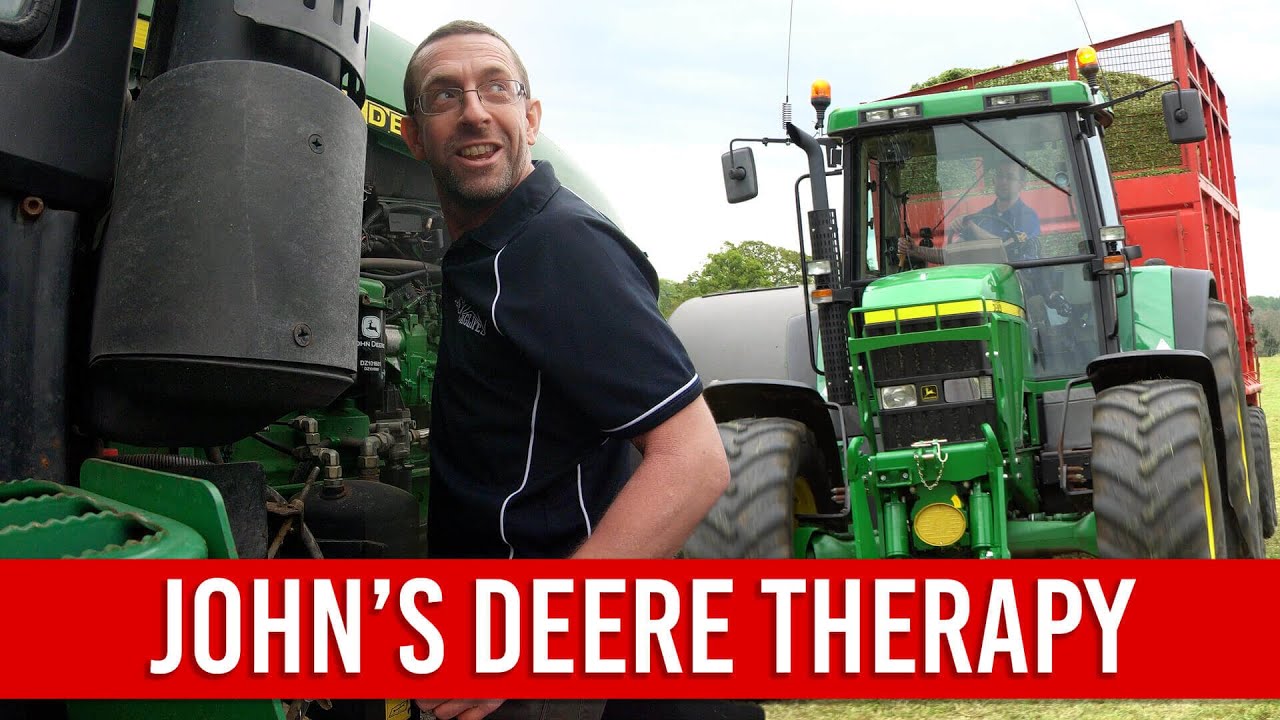 JOHN DEERE THERAPY | CARTING GRASS IN THE 7810 WITH JOHN MCCLEAN | FARMFLIX