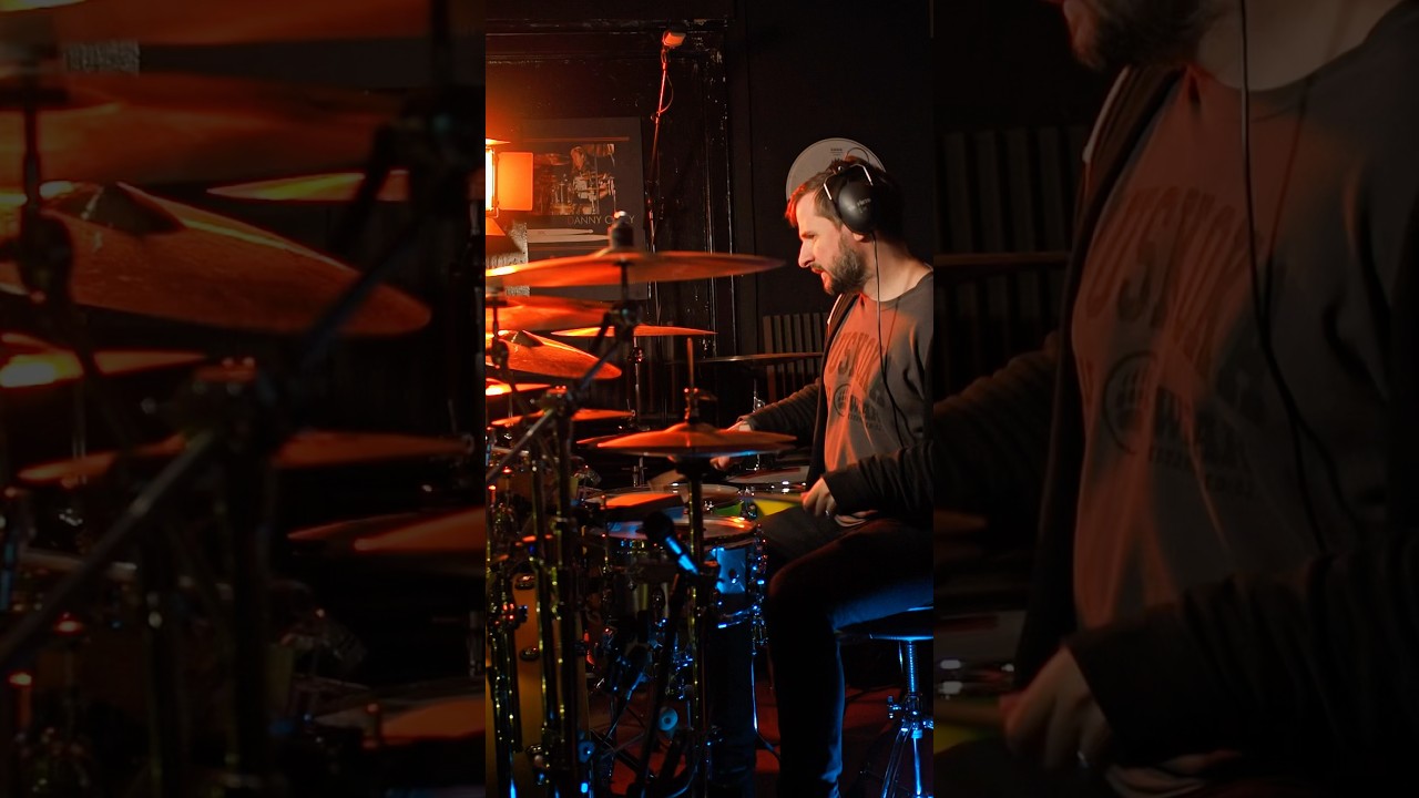 Prog metal drummer plays a “normal beat” 