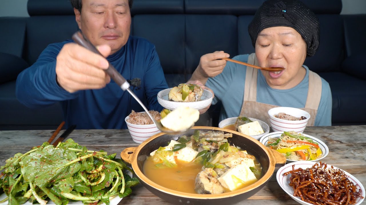 얼큰한 동태탕에 정갈한 반찬들로 집밥 스타일 먹방(Pollack soup with homemade dishes)~요리&먹방!! - Mukbang eating show