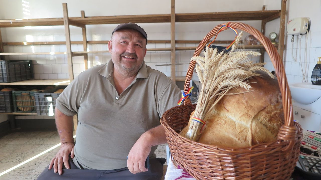 Pita de Pecica, pâinea preferată a lui Nicolae Ceaușescu, produsă și astăzi