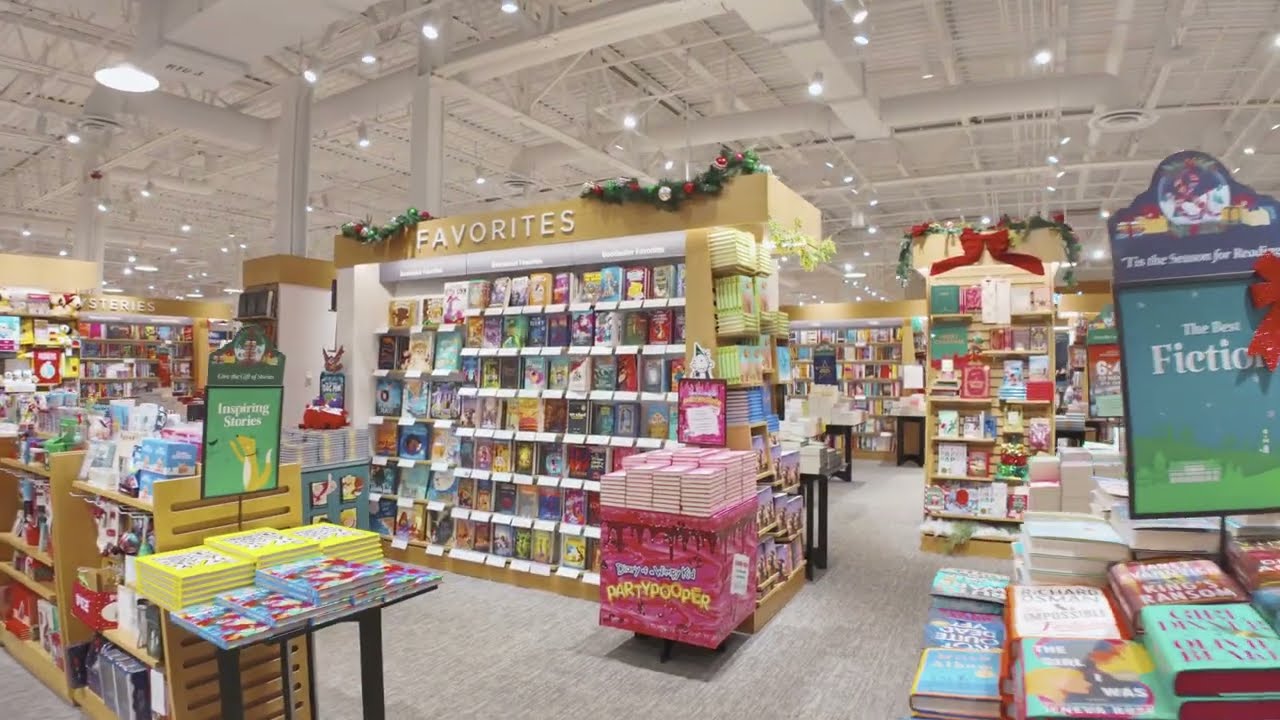 Экскурсия по торговому центру Monmouth Mall — открыт во время сноса здания.