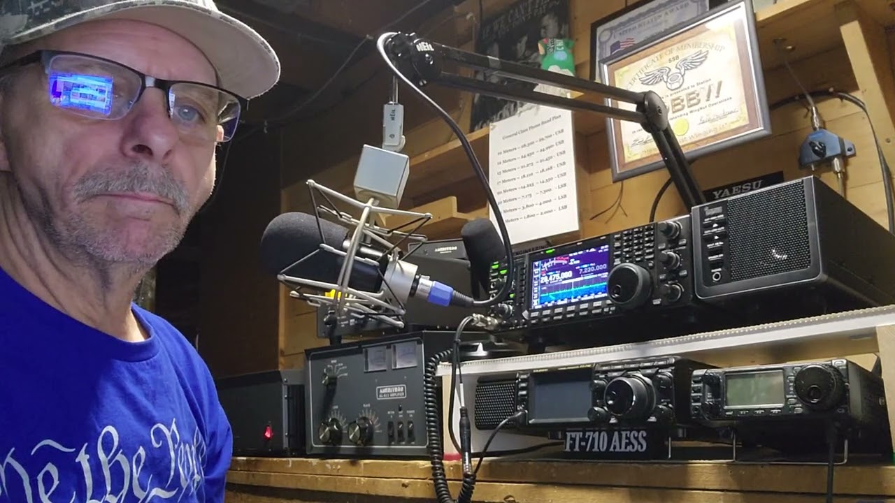 10 Meter Band Open This Morning. Operating My Icom-7600.