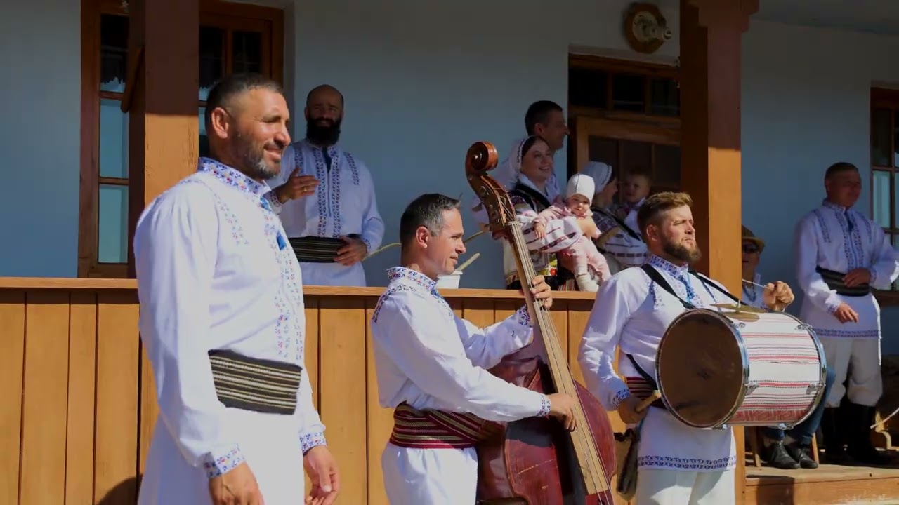 Ansamblul folcloric &rdquo;Străjerii Neamului&rdquo; - Bădișor cu calul sur