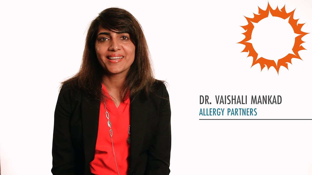 What are the symptoms of stinging insect allergy?
