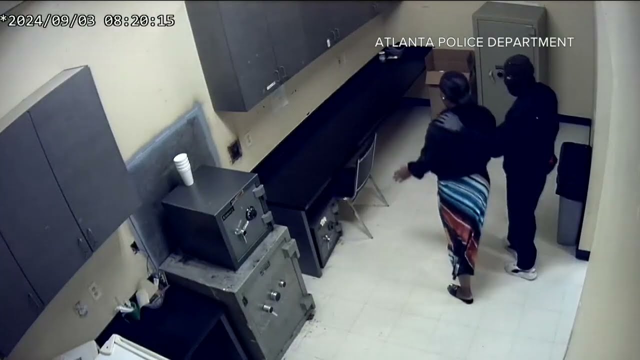 Wild robbery caught on camera in Atlanta