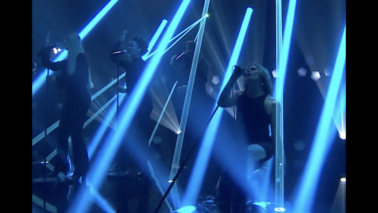 Under Your Shirt - Live at NRK Lindmo