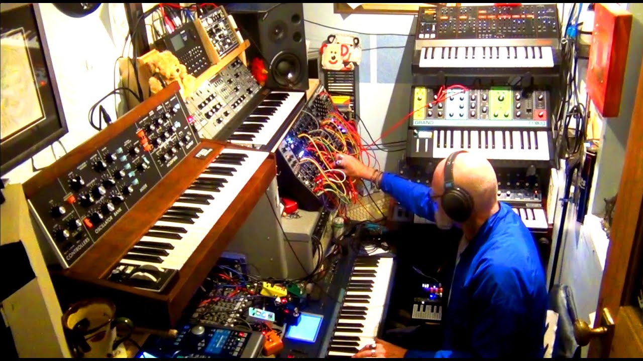 Berlin School Pink Floyd‑Style Live Synth Jam (MS‑5, Odyssey, Minimoog, Monopoly)