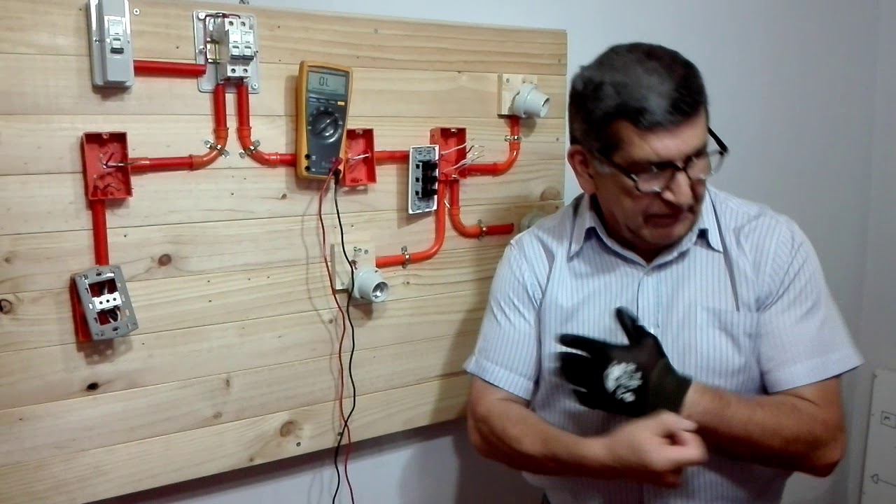 Instalación de Circuitos de Iluminación 9/32 Parte 1