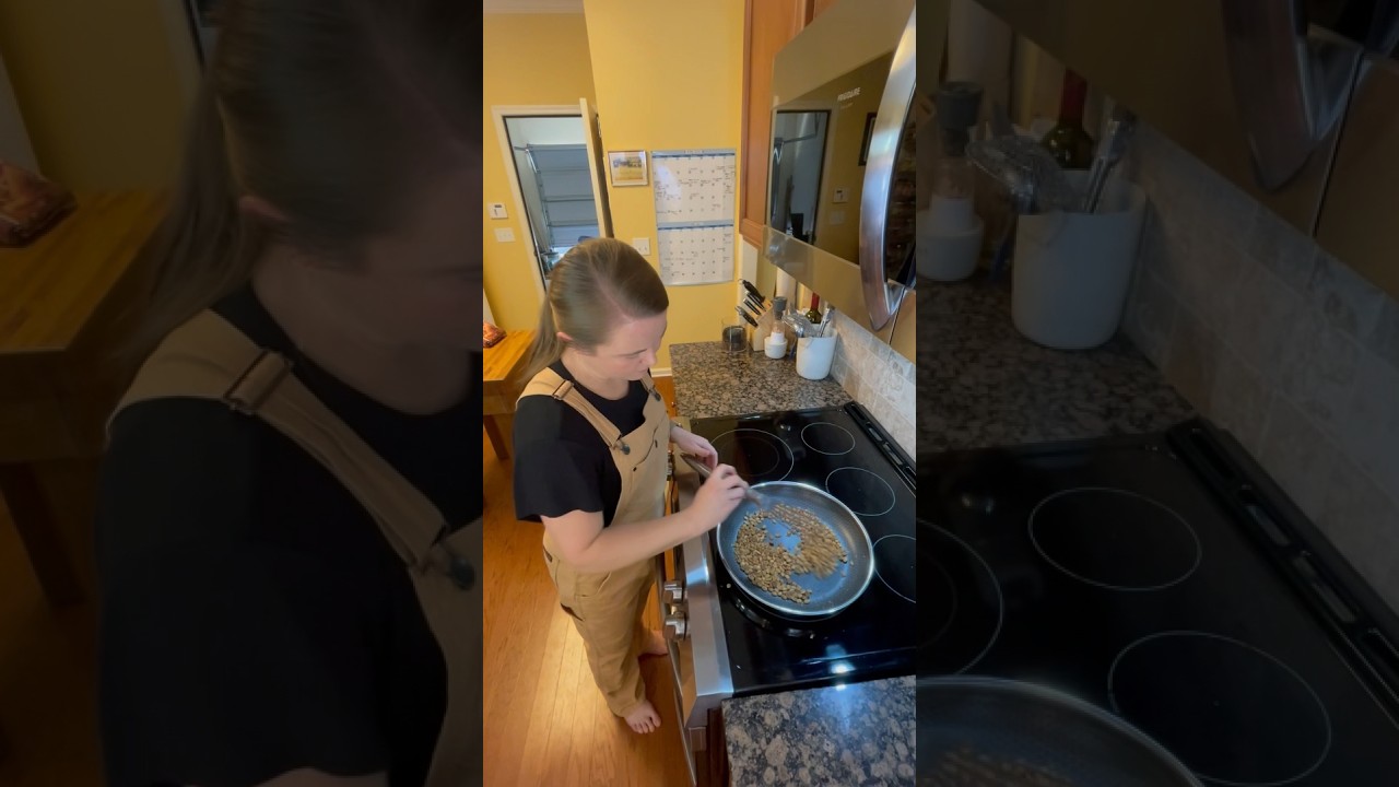 Roasting Coffee Beans in your own home 🏠🤤 #coffee #coffeeroasting