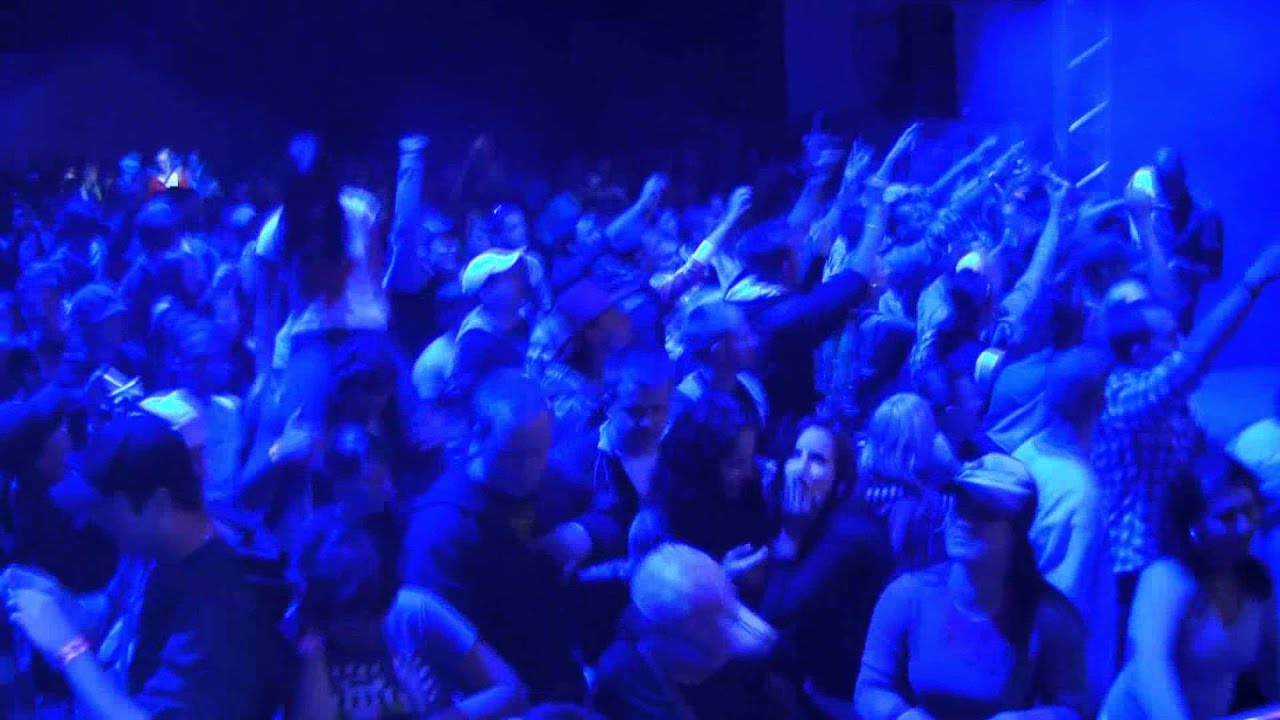 LTJ Bukem & MC Conrad / Let it Roll / CZ / 2011