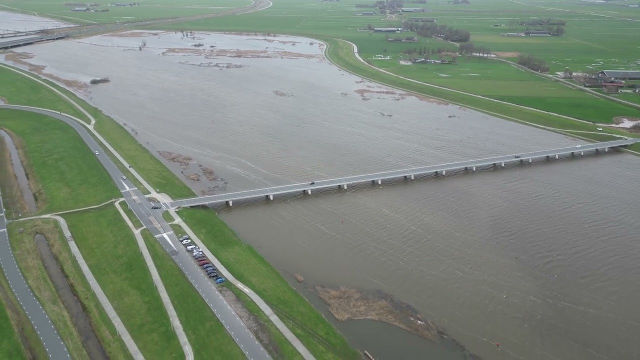 📍 Hoogwater bij Kampen – Bypass van de IJssel Stroomt Vol in Indrukwekkend Natuurspektakel