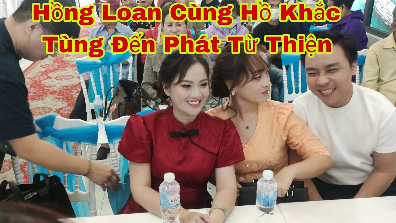 Hồng Loan Cùng Hồ Khắc Tùng Đến Phát Từ Thiện Cho Bà Con Ở Thủ Đức.