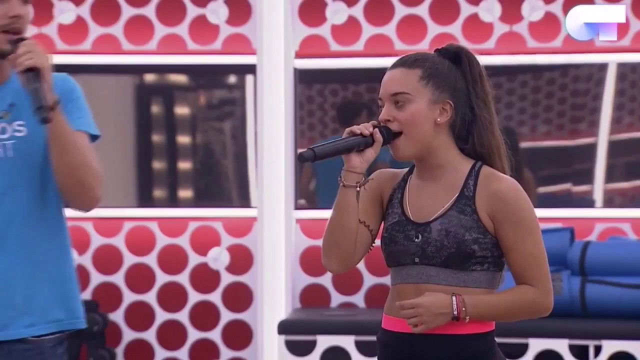 CARLOS RIGHT  canta un Mash Up de  Conor Maynard I OT2018