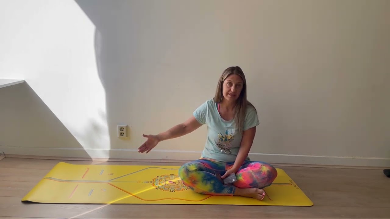 Liforme Rainbow Hope Yoga mat ,cleaning foam Review, practice testing 🌈NOT SPONSORED @beautyofyoga