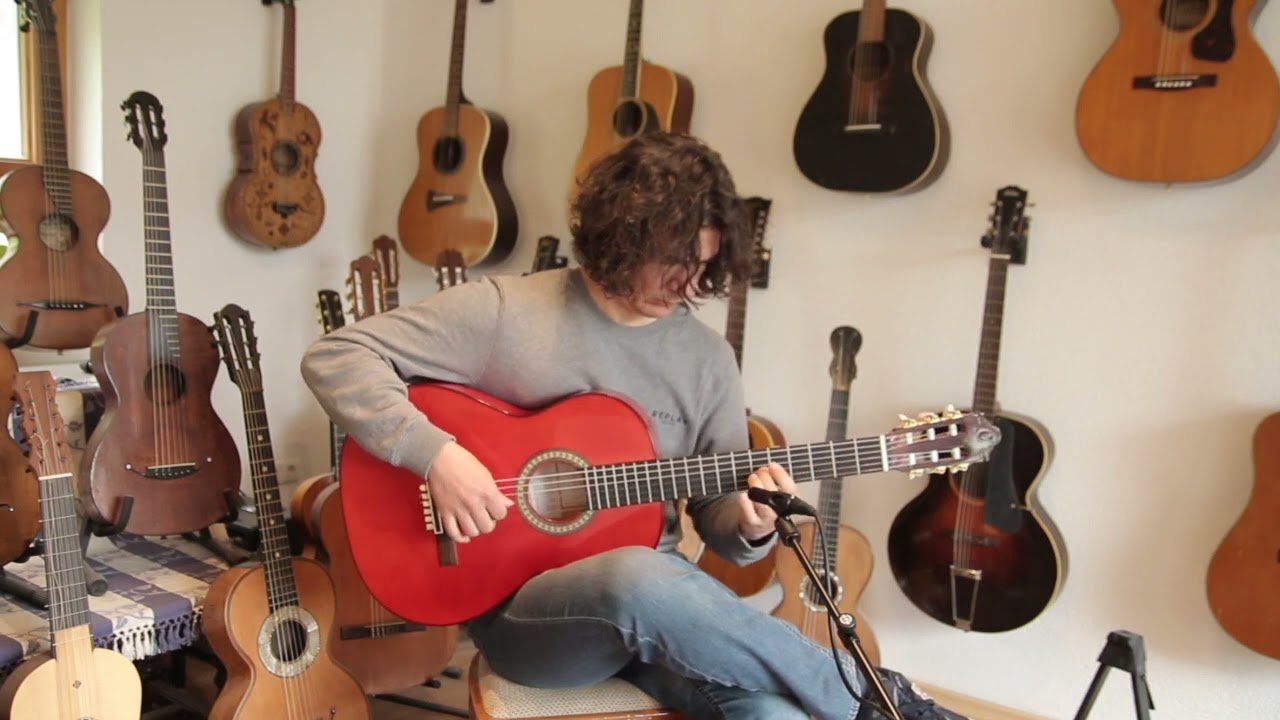 Camps Primera Roja 2023 flamenco guitar - traditionally built - powerful and deep sound