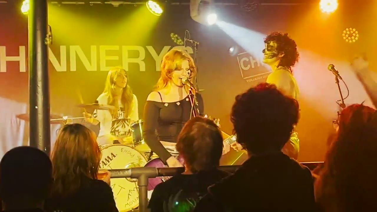 Girls From Moscow - Brainiac (Chinnerys, Southend. 03/01/2026)