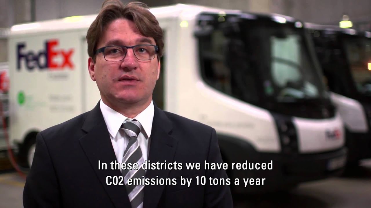 France : Paris : #FedEx Electric Tricycle -- Sustainable Urban Delivery Solutions