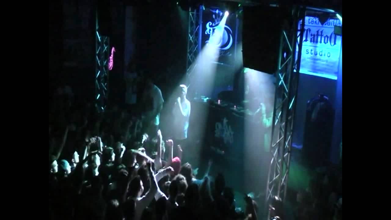 Βόρεια Αστέρια-Απόψε Βγαίνουμε live@Kύτταρο 17/3/12