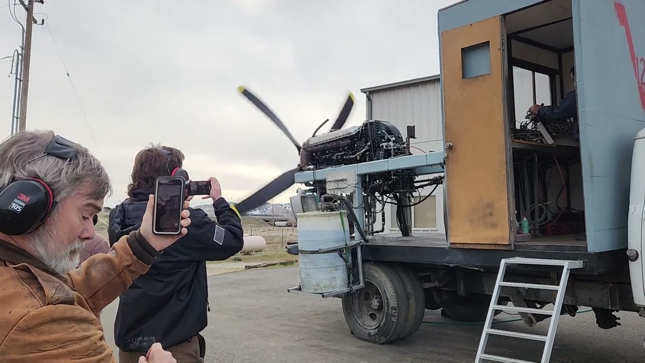 Packard V-1650 Merlin Engine Run